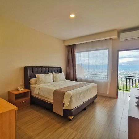 Bukit Indah Doda Hotel & Resorts Палу Екстер'єр фото