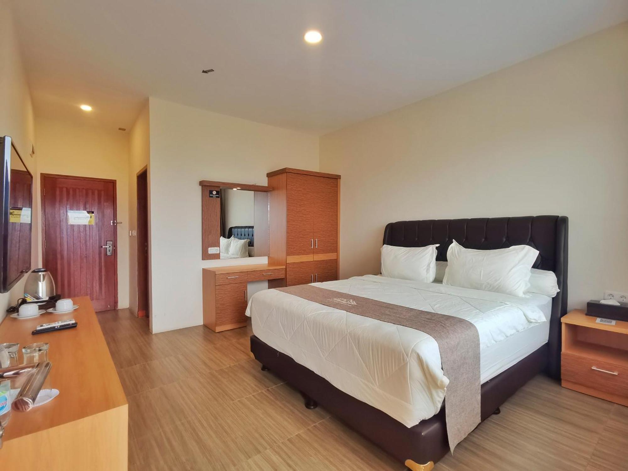 Bukit Indah Doda Hotel & Resorts Палу Екстер'єр фото